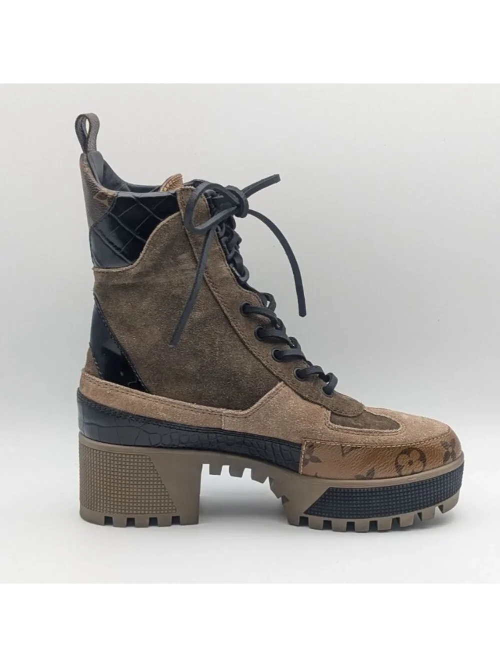 Louis Vuitton Laurie Line Monogram Reverse Ankle Boots - Picture 3 of 11
